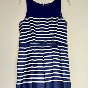 Taylor navy blue/white strip dress with pockets!